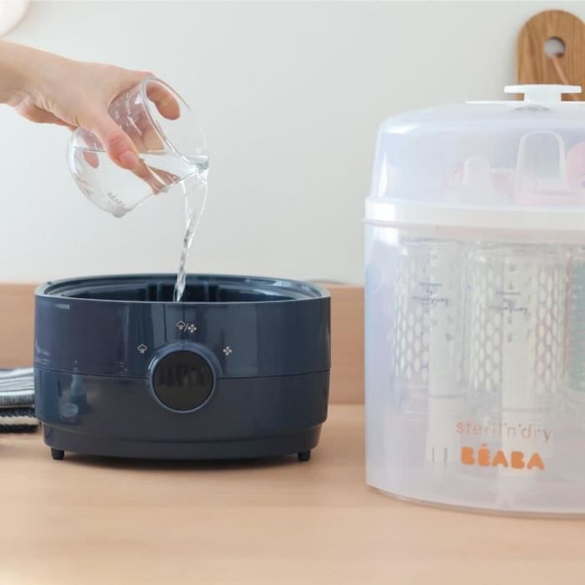Stérilisateur électrique de biberons Béaba - Babycute